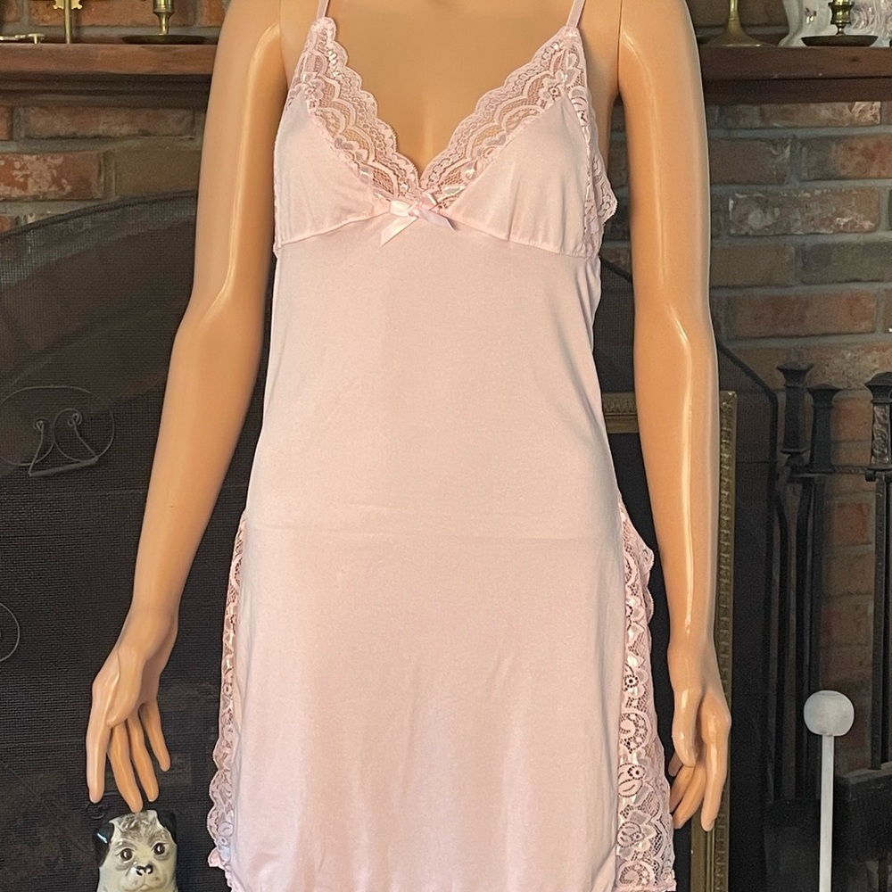 Elegant Pink Lace Trim Nightgown